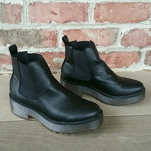 H&M boots Platform Chelsea Boots Sz 6 Euro 37